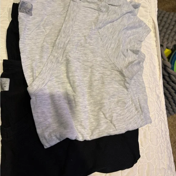 Athleta bundle size women's medium. 2 tights. 1 Drawstring pant. 2 tanks 2 tee - Picture 3 of 7